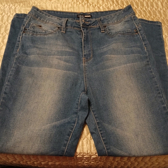 Fashion Nova Classic Blue Skinny Jeans - Picture 1 of 5